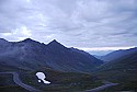 Einsame Alpenpassstasse im Morgengrauen; Freie Fahrt fr die Alpenbrevet-Teilnehmer!